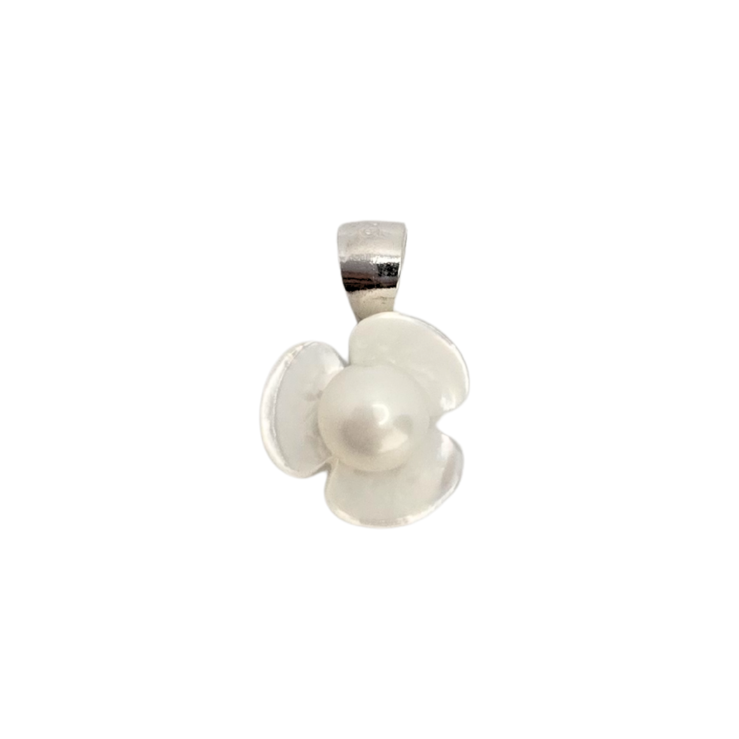 Soft Bloom Pearl Pendant