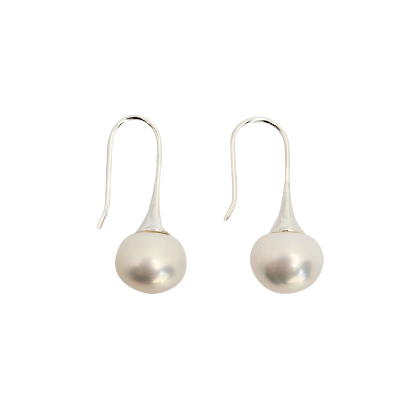 Silhouette Pearl Drop